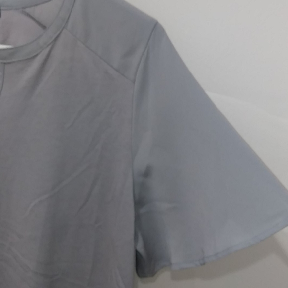 NWT Banana Republic V-Neck T-Shirt - Picture 3 of 8